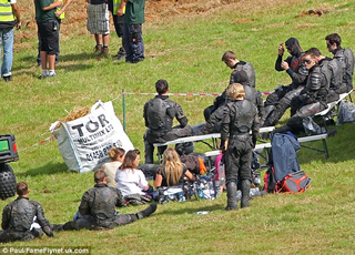 Illustration for article titled Loki reveals why Thor: The Dark World is a secret Avengers sequel!